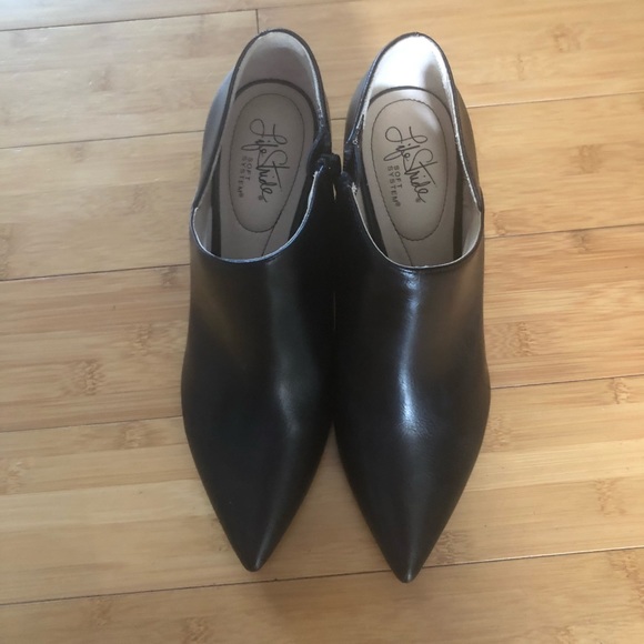 NWOT women’s high heel booties - Picture 2 of 6